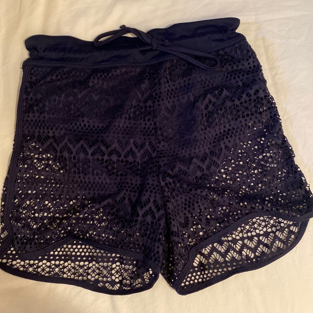 BRAND NEW!! Women’s size large Venus swim shorts.
